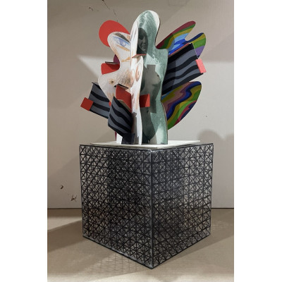 Арт-объект "Геометрия и плавные линии фигур"